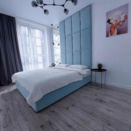 Avalon On Lypynskogo Street Apartamento Lviv Exterior foto