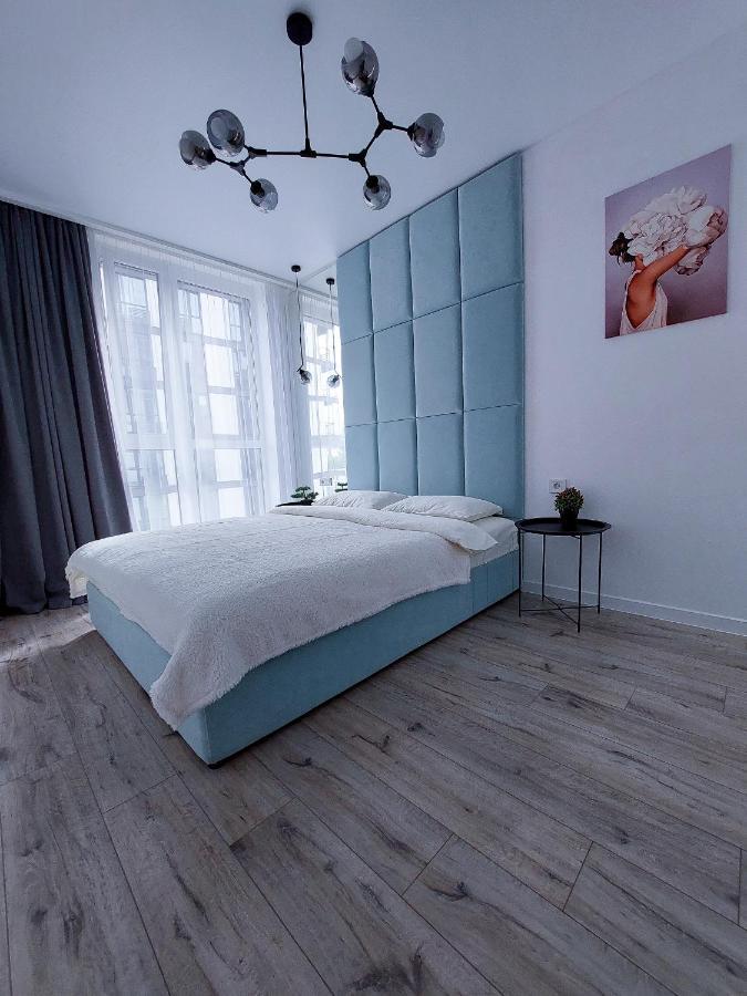 Avalon On Lypynskogo Street Apartamento Lviv Exterior foto
