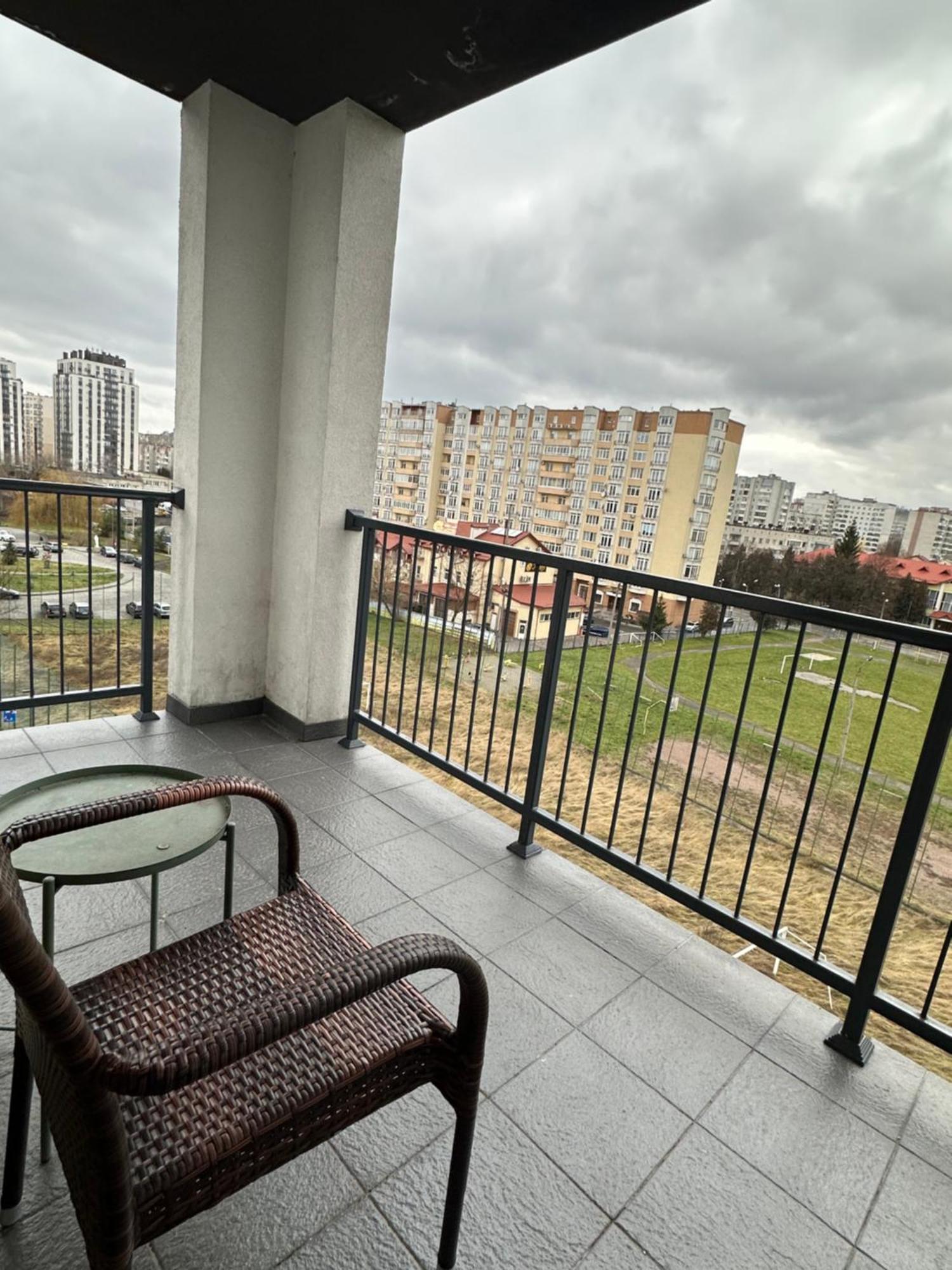 Avalon On Lypynskogo Street Apartamento Lviv Exterior foto