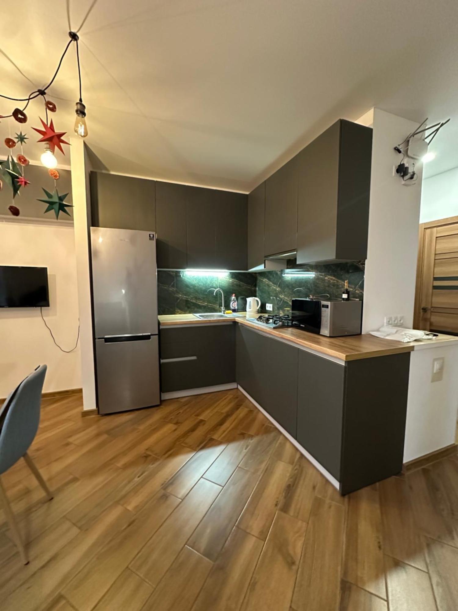 Avalon On Lypynskogo Street Apartamento Lviv Exterior foto